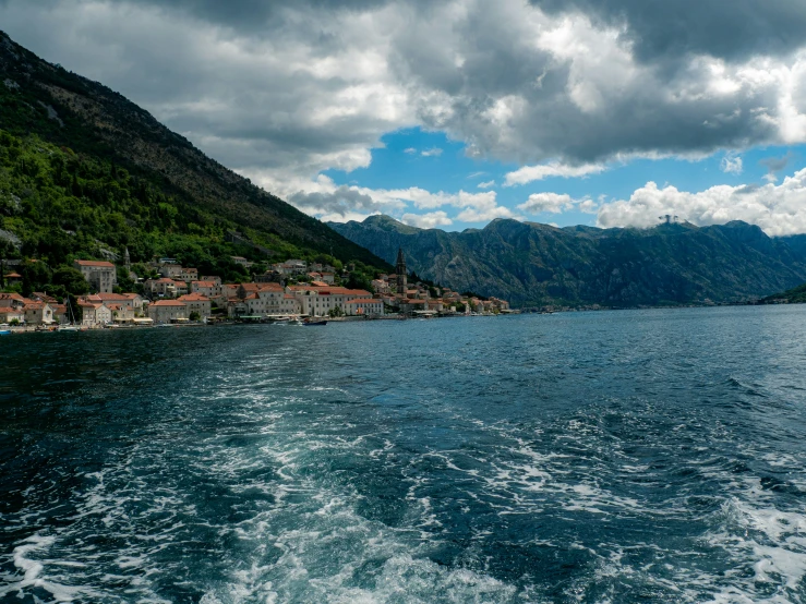 the wake of a boat that is in the water