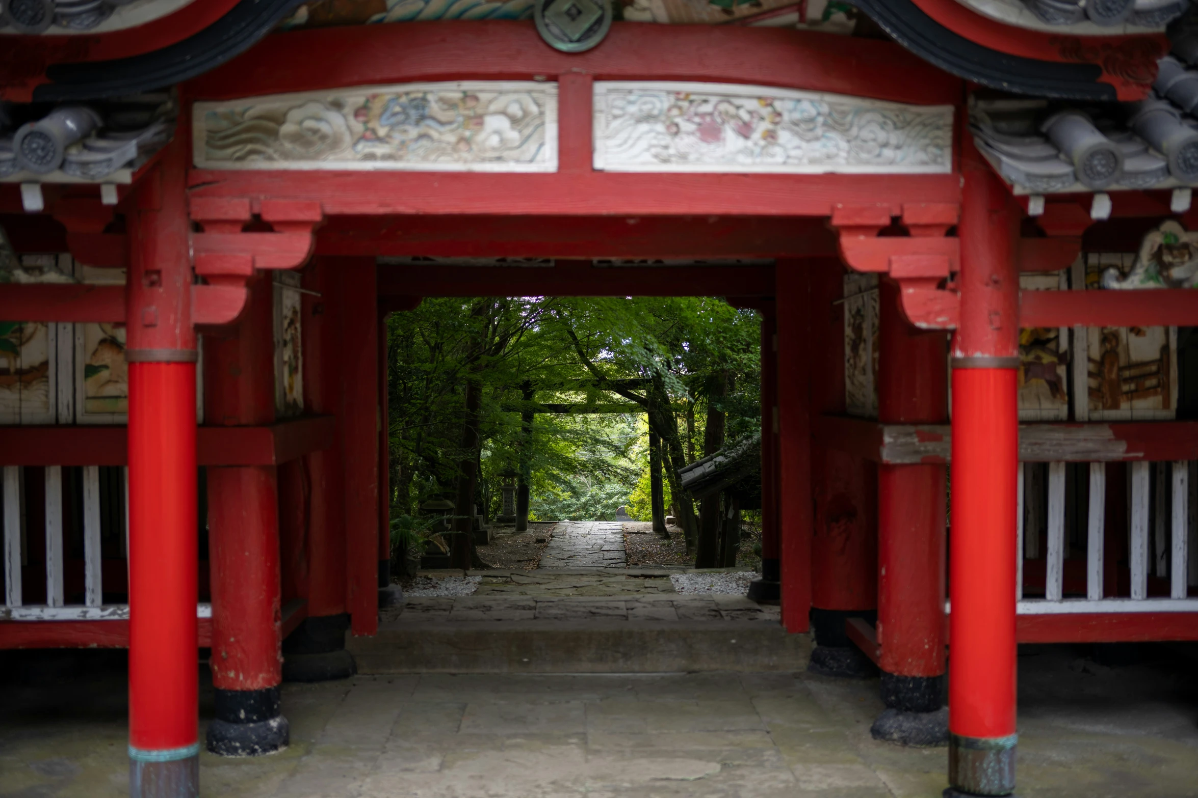 this is an archway in an asian temple