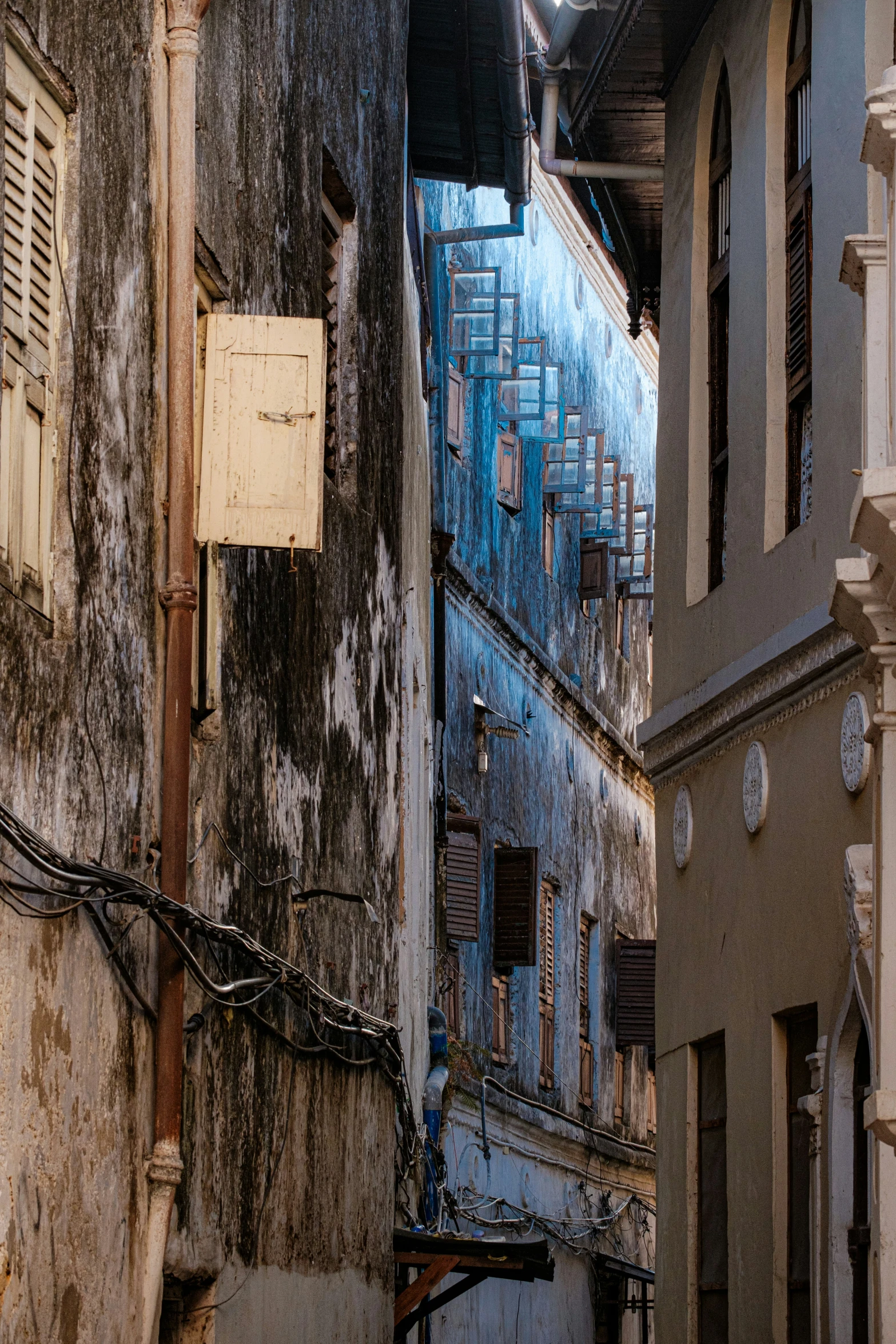 there is some very old buildings that are outside