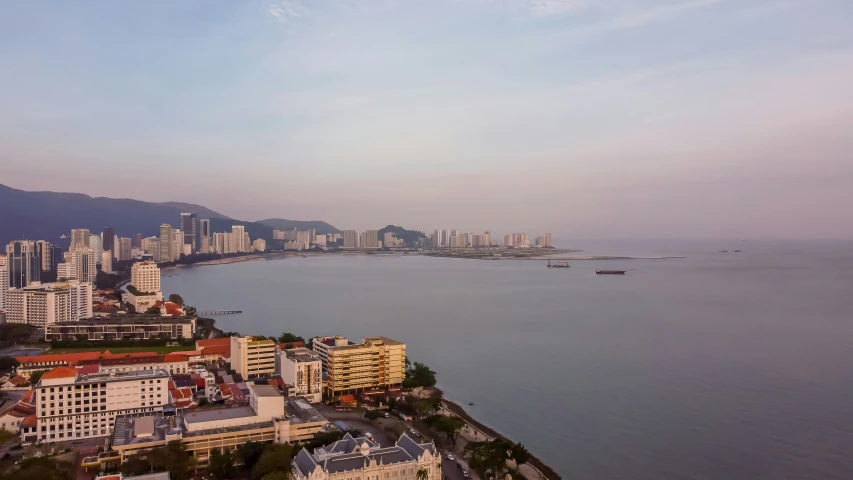 large city on the edge of a large body of water