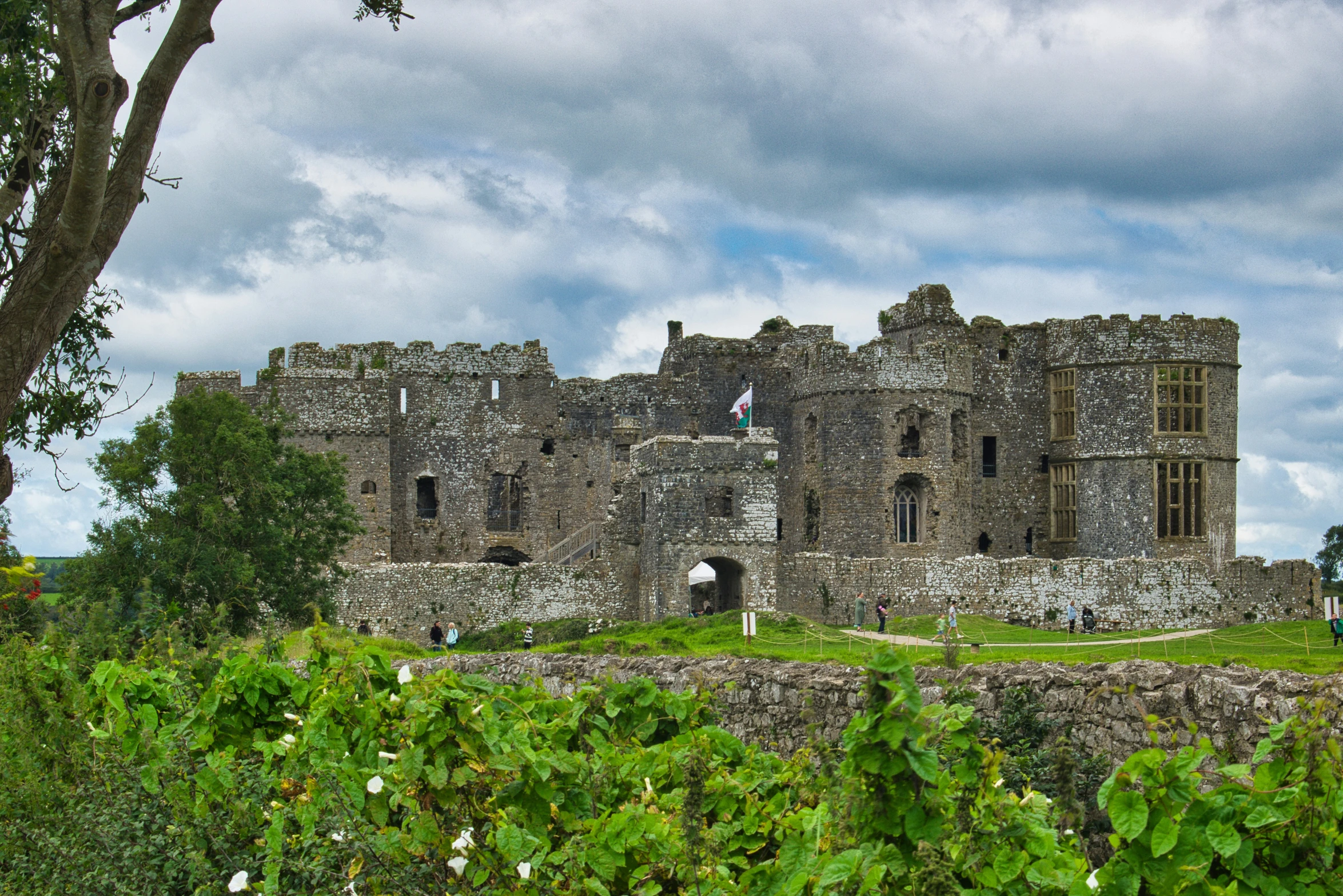 a po taken by an irish pographer of an old castle