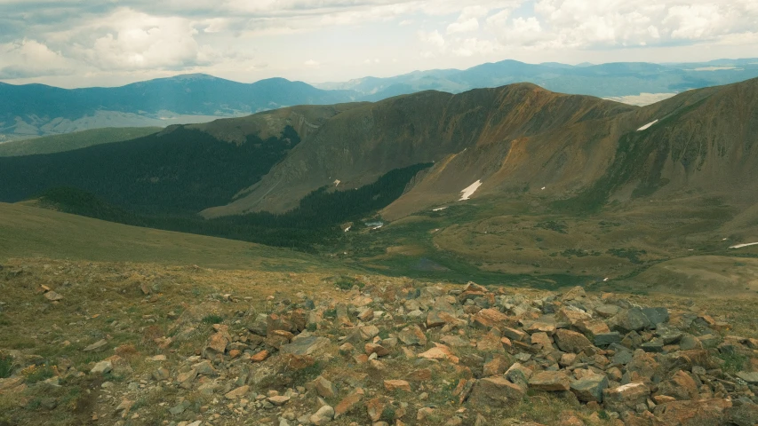 the top of an area of mountains and rocks