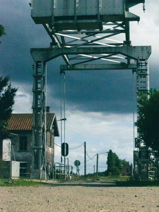 an old building stands in the middle of a rural setting