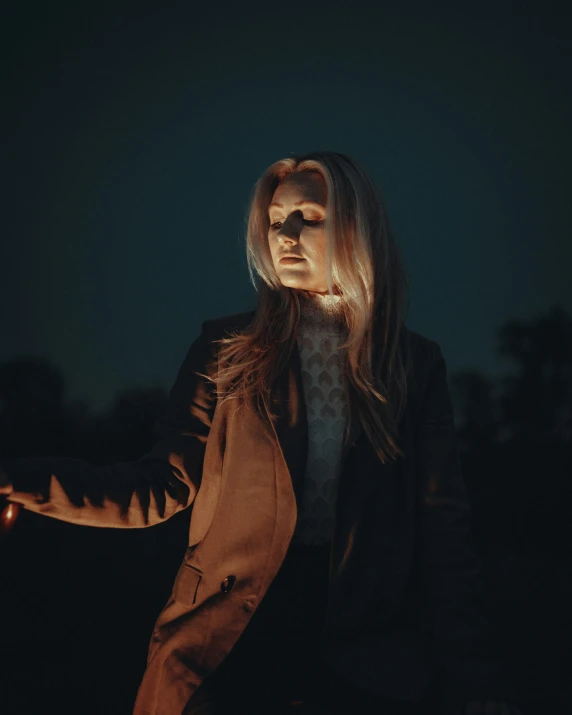 a woman is dressed up with some sort of hair