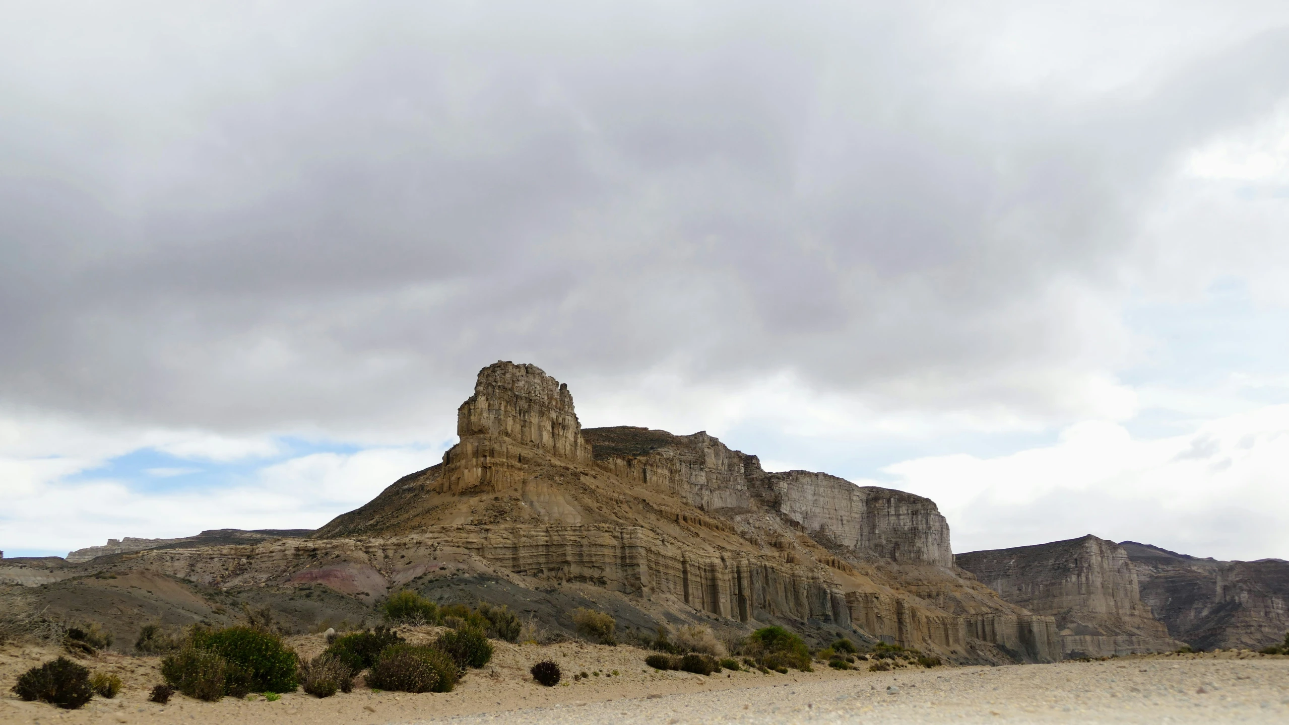 this area is filled with lots of very beautiful mountain formations