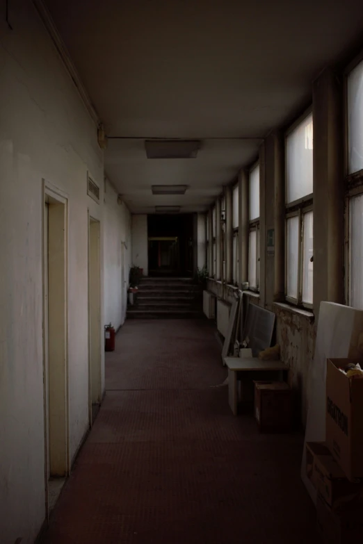 long room with three benches and several boxes