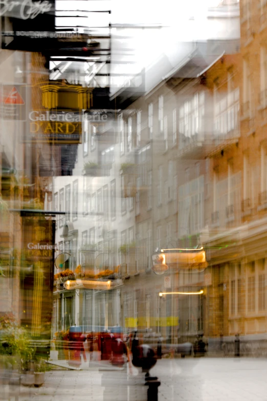 a blurry picture of people on a city street