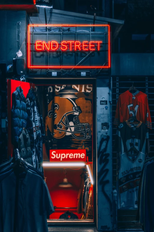 a sign advertising a clothing store called end street
