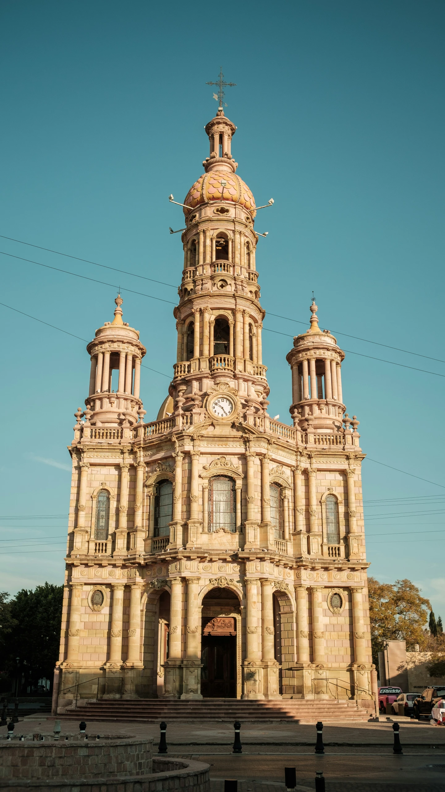 an ornate building sits on top of a street