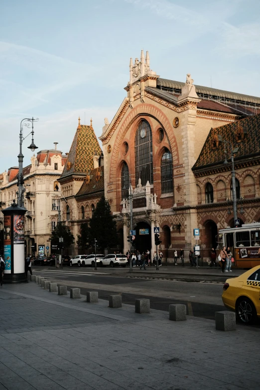 a big building sitting next to a street