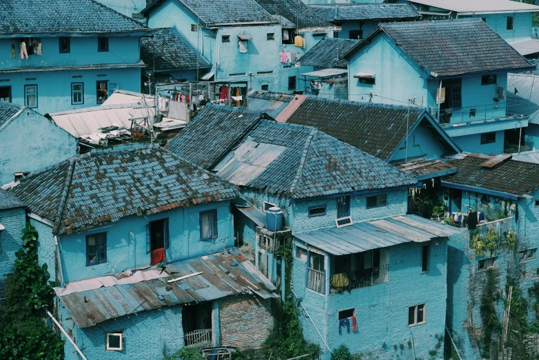 a group of houses in a residential neighborhood