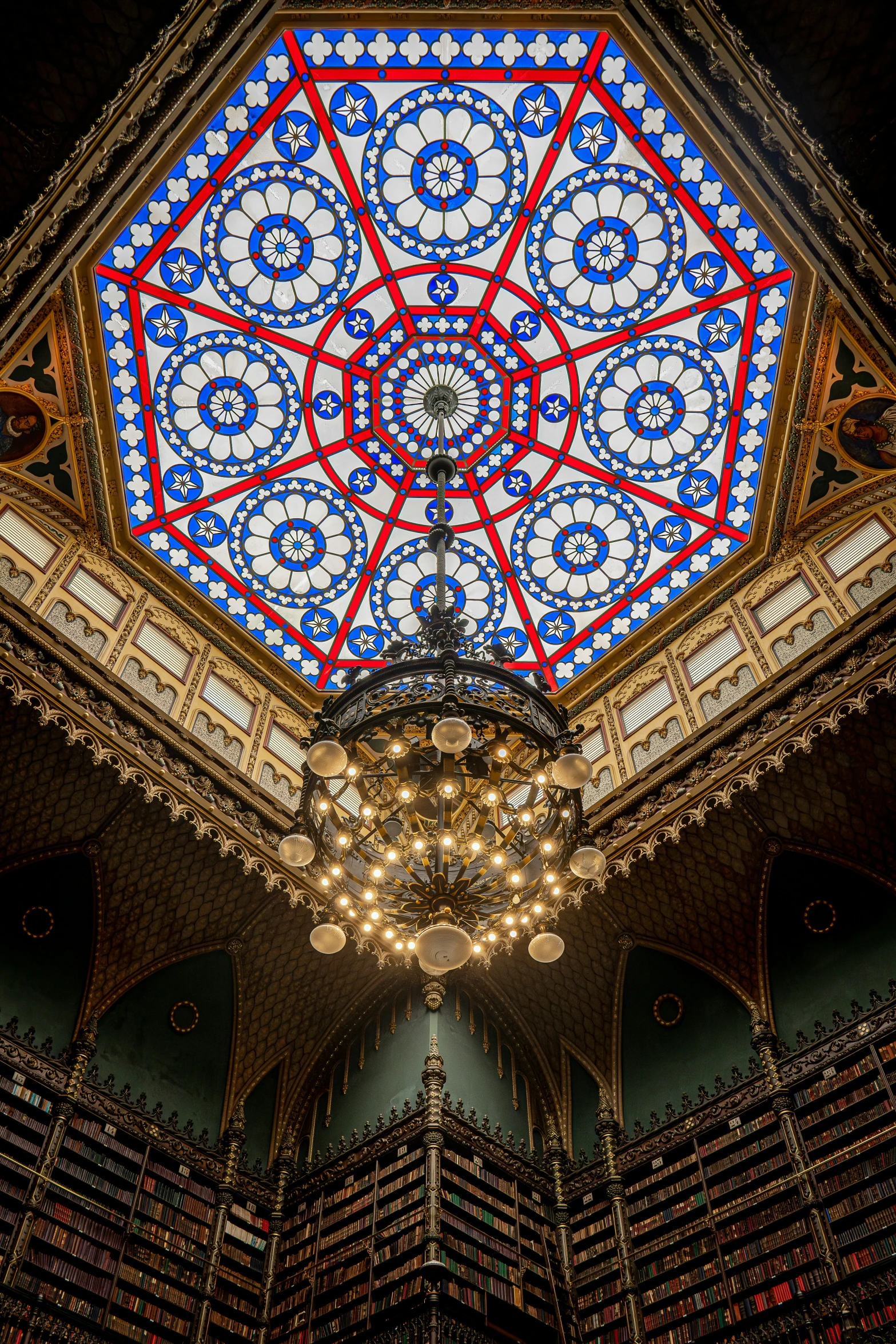 an intricate dome is shown in the middle of the ceiling