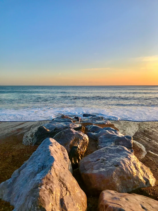 a close up view of rocks and water