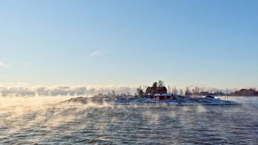 the boat is on its way through the water