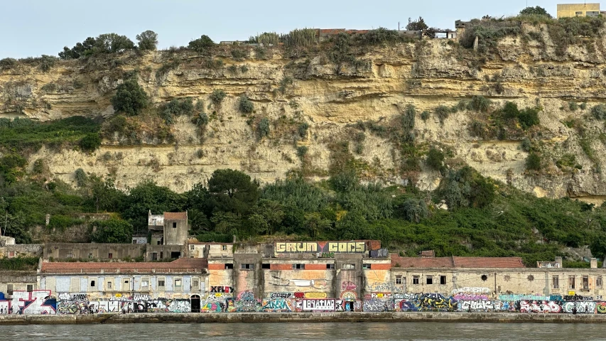 this is the image of a city that seems to be on a cliff edge