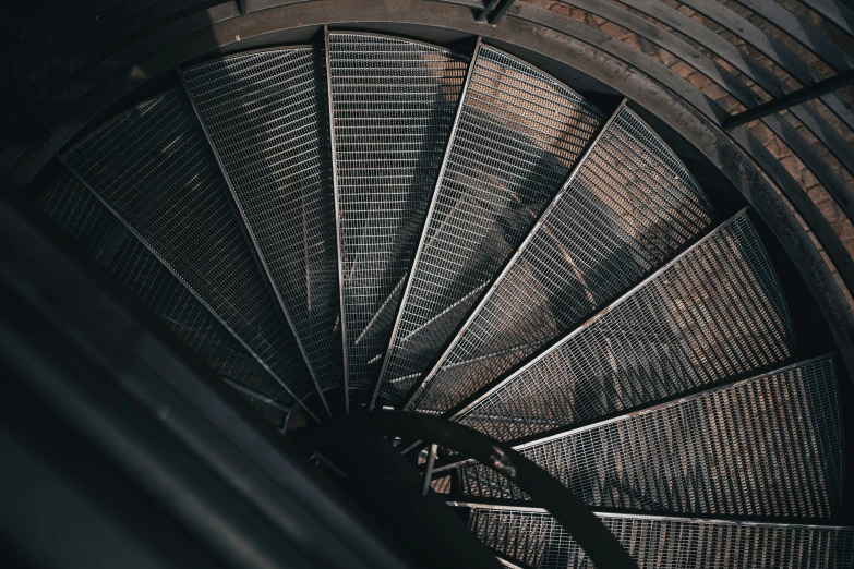 there is a close up image of a fan