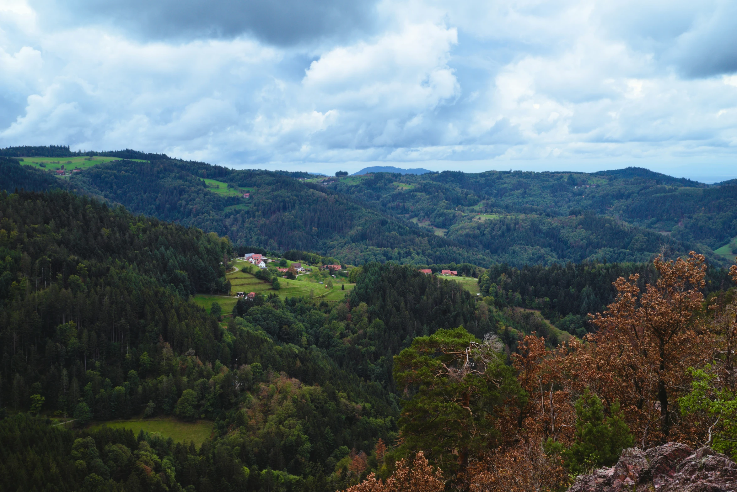 mountains that look out over the countryside