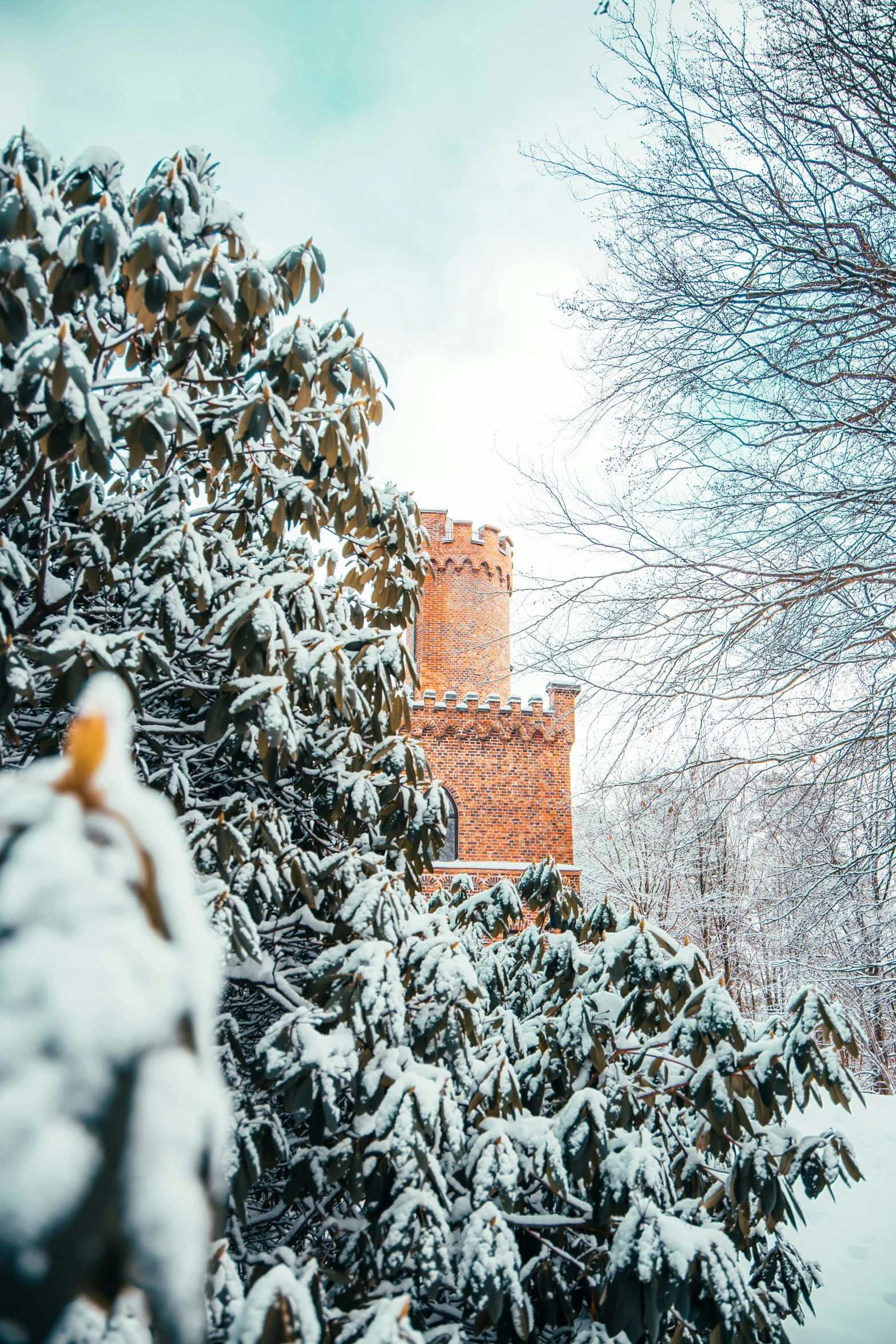 a building is shown with snow on the ground