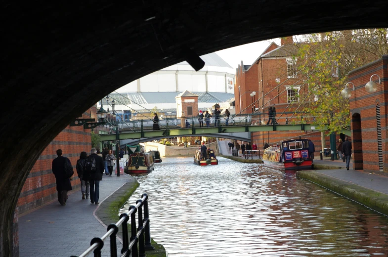 the people are going under the bridge for sights