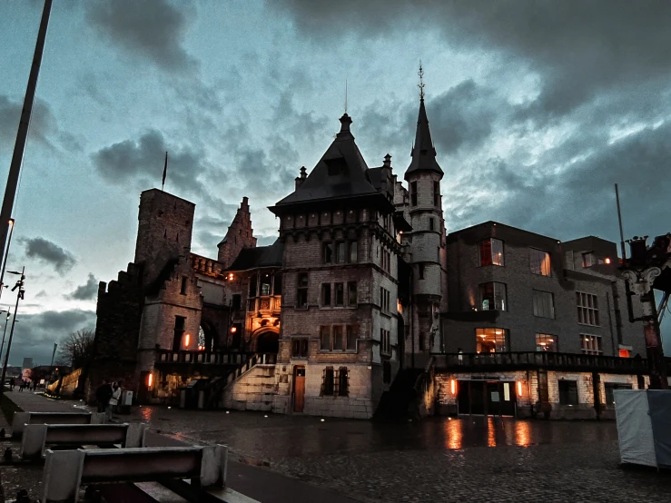 a building that is standing out in the rain