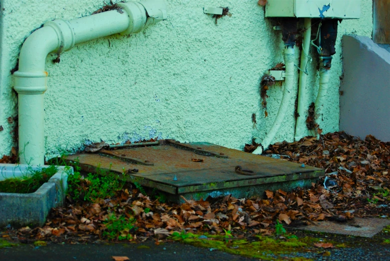 an outdoor area with various items, including some wires