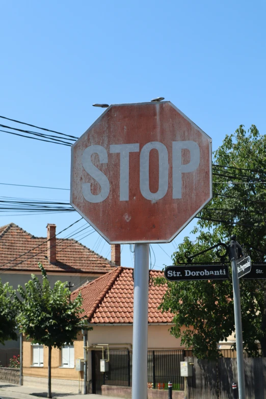 a stop sign with the word st paul written on it